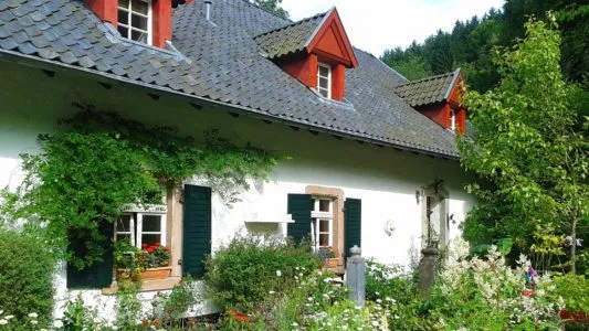 Parents gathered for a cottage meeting discussion